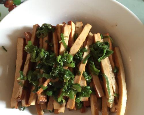 自制五香豆干（用纯天然食材，轻松制作健康豆干）