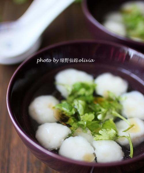 用紫菜做汤的美味鱼丸汤（健康美味的家常汤）