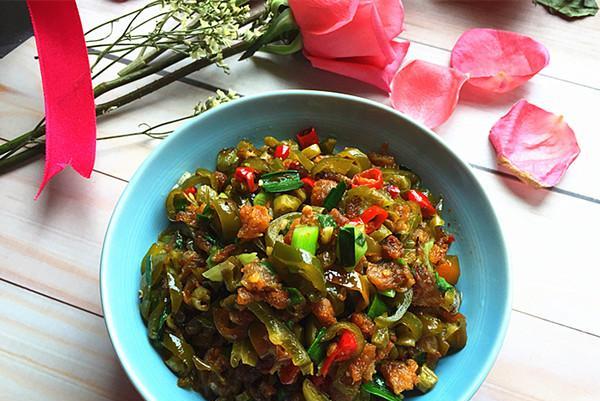 美食传统｜猪油渣炒豆丝（味道香浓，回味无穷，学会这道菜就掌握了一门技艺！）