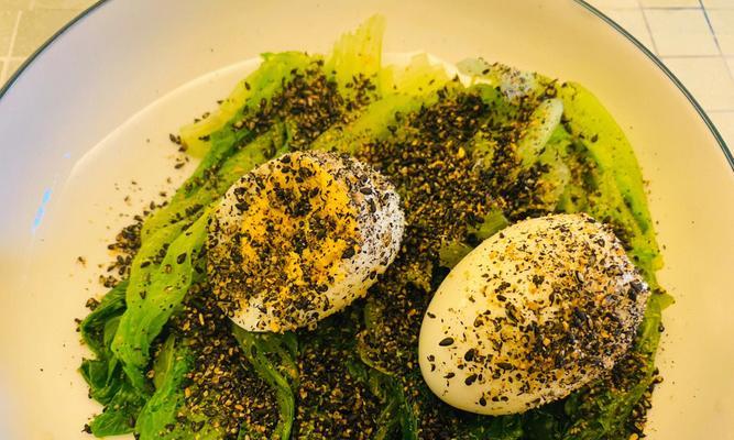 芝麻盐儿的制作方法（用芝麻和盐调味的美食佳品）