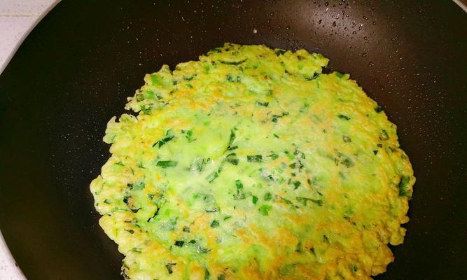 美味蒸菠菜饼（如何制作口感香软的蒸菠菜饼）