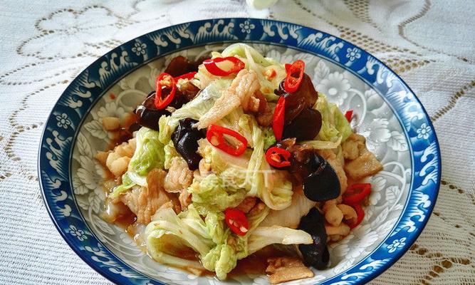 榛蘑炒白菜，营养美味的家常菜（用榛蘑和白菜制作一道美味可口的家常菜）