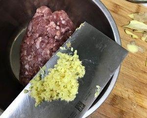 云吞肉馅的制作方法（传统粤式美食、口感香嫩鲜美）