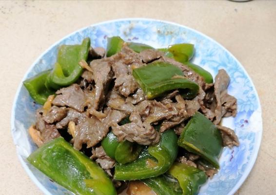 云南小瓜炒牛肉，色香味俱佳（云南小瓜和牛肉的完美结合，尝出健康与美味）