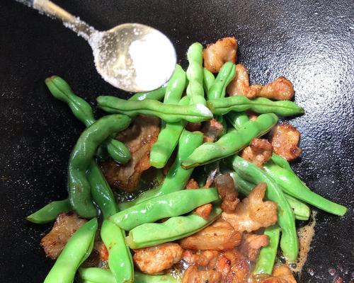 用鱼香调料烹制的美味白豆角（一个让你大呼过瘾的中式菜肴）