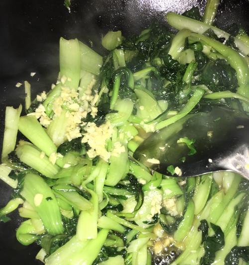 美味易做！掌握以油滋啦炒油菜的窍门