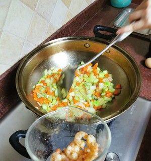 香辣洋葱老虎虾的做法（口感鲜美，健康美味的海鲜料理）