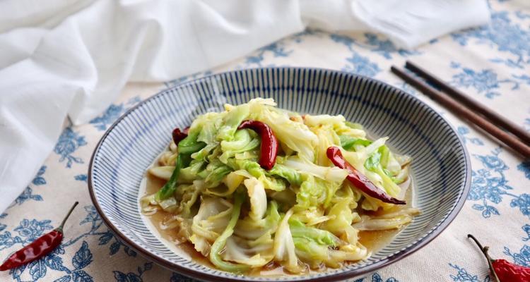 酸爽美味，手把手教你腌制大头菜（传统风味，享受家乡味道）