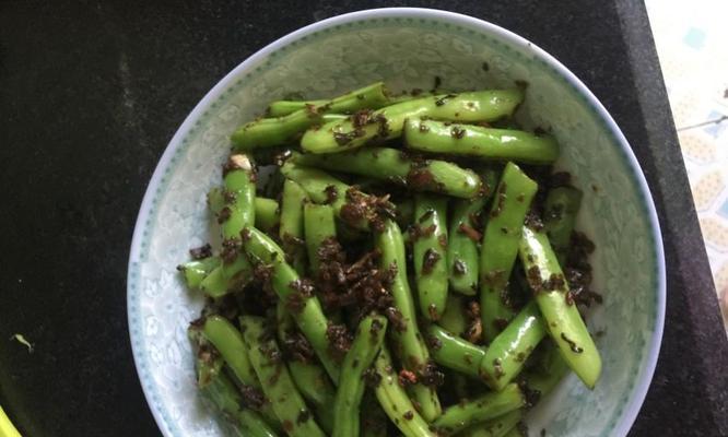 简单又美味，芽菜肉沫四季豆的做法（健康蔬菜+营养肉类，不一样的口感体验）