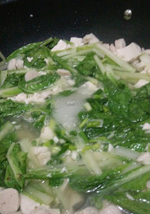 家常美食——鸭架白菜豆腐汤（清香美味，滋补暖胃的热汤）