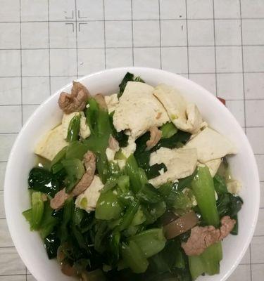 健康美味——小青菜烧豆腐（美味素食，营养健康）