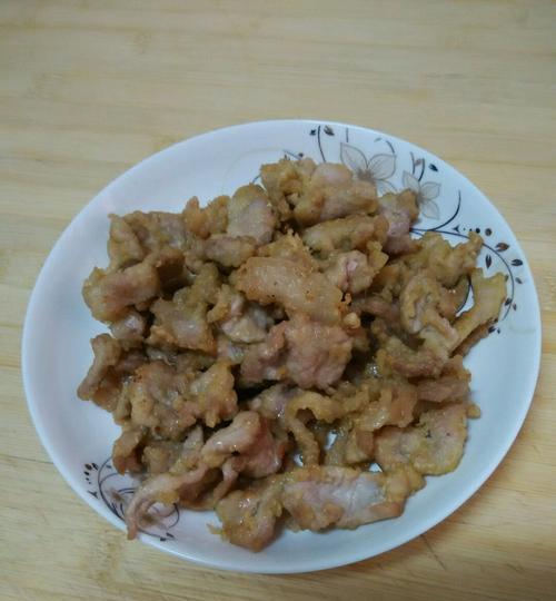 小蘑菇肉片的美食制作（用心制作，美味无比）