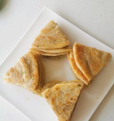 香酥葱油饼的制作方法（传统美食，家常味道，做法简单易学）