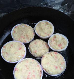 香煎红萝卜饼的制作方法（用简单食材制作美味小吃）