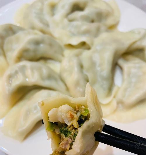 学会如何制作美味香菇猪肉虾仁饺子（如何让你的饺子口感更好）