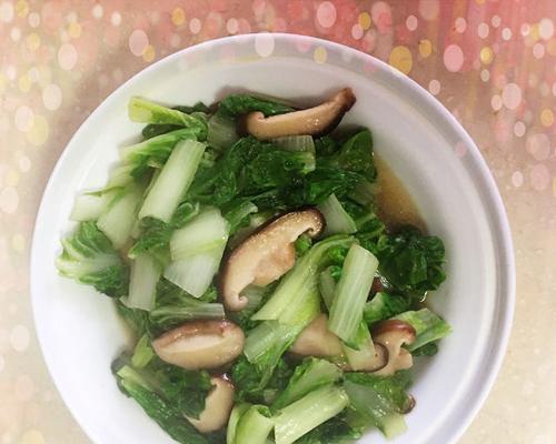 手工制作美味香菇小白菜虾饺的做法（自制鲜美美食）