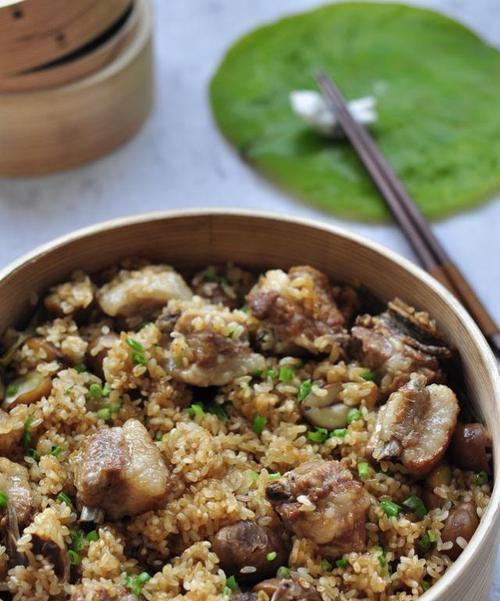 香菇排骨饭的制作方法（快速简易的家常美食）