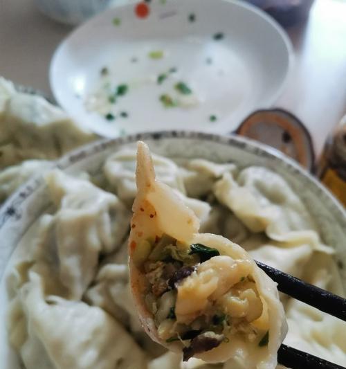 香菇韭菜饺子的制作方法（美味健康的自制饺子）