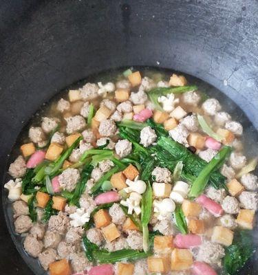 美味营养的虾肉猪肉丸子汤（家常做法让你轻松享受健康美食）