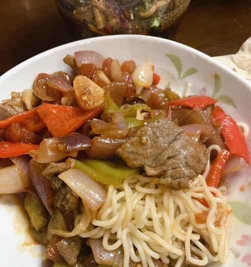 美味易做的西红柿肉末拌面（家常料理）