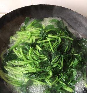 无水菠菜面团的制作方法（健康美味的素食选择）