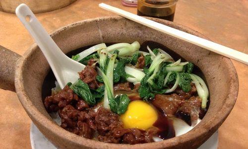 学会制作美味的窝蛋牛肉饭（教你如何烹饪出口感软糯的窝蛋牛肉）