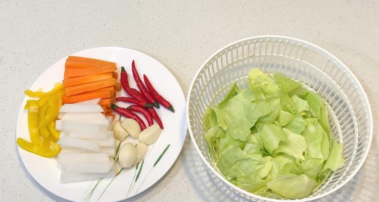 糖醋泡菜墨鱼头的制作方法（以传统的烹调方式让味蕾爆发出鲜美的滋味）