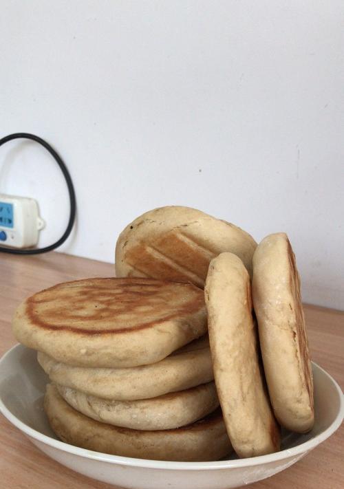 学会制作美味的摊红糖面饼（传统糕点美食）