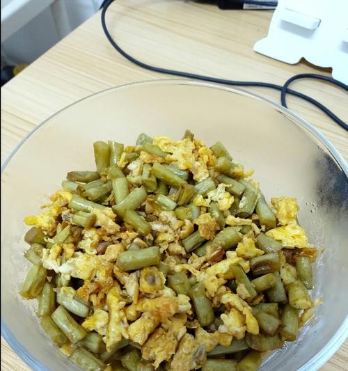 酸豆角炒鸡蛋，家常美味的下饭菜（一道简单易学的菜品）