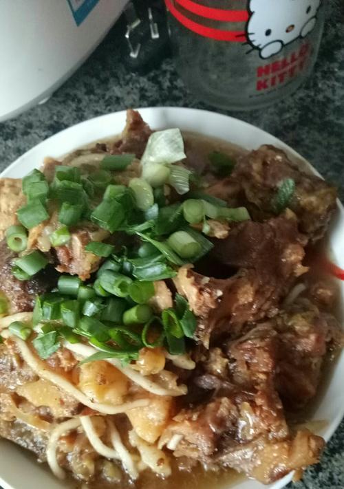 酸菜猪筒骨，美味的家常菜（手把手教你做出下饭好菜）