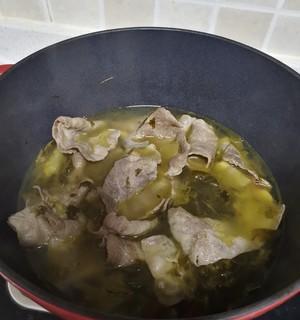 手把手教你做酸菜鸭肉面（家常美食）