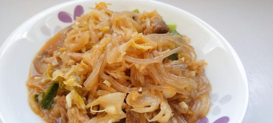 家常美食——酸菜五花肉粉条（美味又下饭）