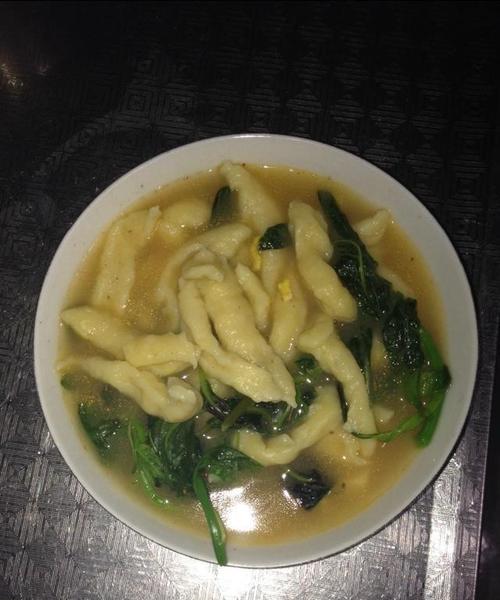 酸菜梭子蟹面疙瘩制作全攻略（一条酸辣清香的美食之路）