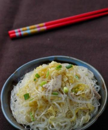 酸菜牛肉粉丝的制作方法（味道浓郁的经典美食）