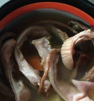 酸菜胡椒猪肚汤的做法（传统美食）