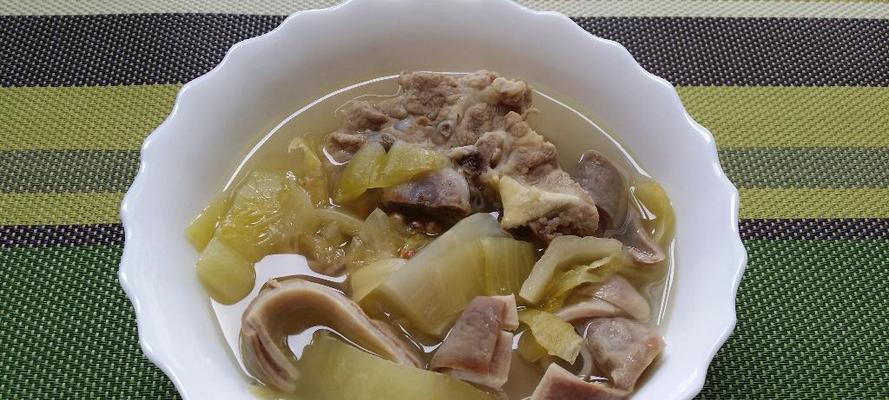 酸菜胡椒猪肚汤的做法（传统美食）