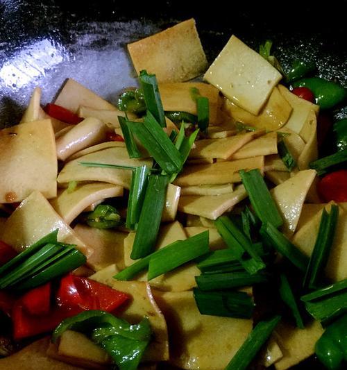 学会做一道美味的双椒豆腐（家庭厨房的必备菜肴）