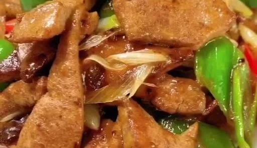 家常美味小炒菜——瘦肉炒猪肝小肠（传统佳肴口感绝妙）