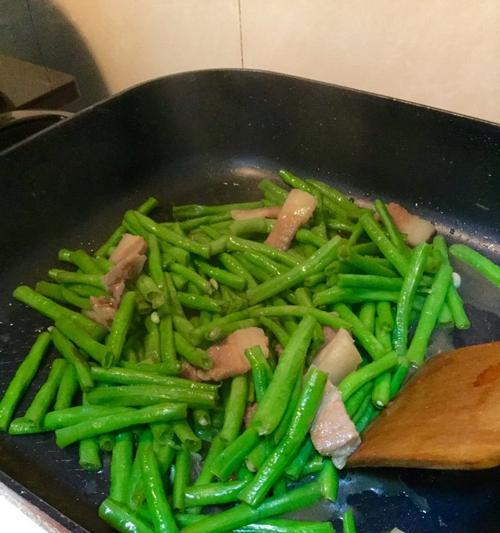 美味健康，沙蟹汁炒豆角的做法（家常美食）