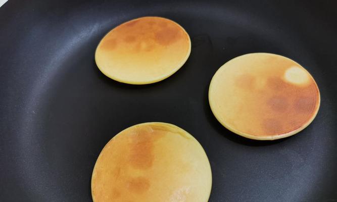 做出美味的沙拉松饼（以新鲜蔬菜为基础的健康饮食）