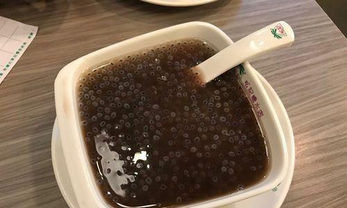 如何制作色彩缤纷的糖水（掌握糖水制作技巧）