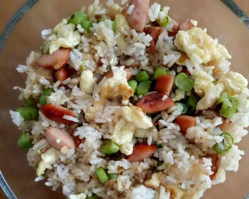 三原色炒饭制作秘籍（以三原色的鲜艳为食欲调色板）