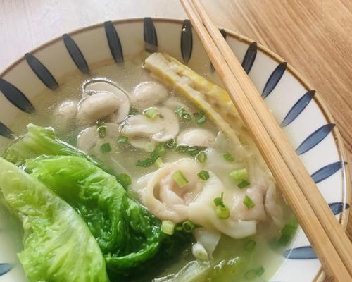 三鲜抄手馄饨的制作方法（家庭厨房里的美味佳肴）