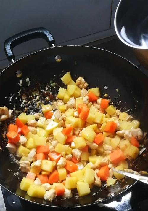 享受美味的日式鸡肉咖喱饭（简单易学）