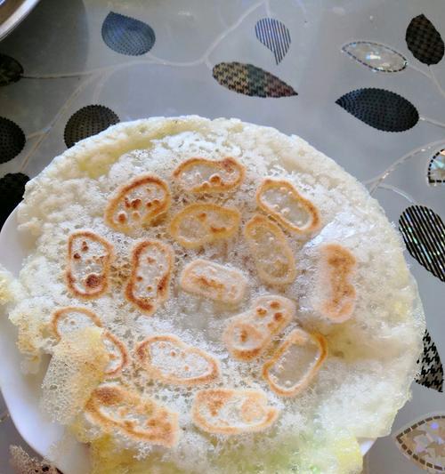 日式冰花煎饺的制作方法（让你的味蕾在夏季体验不一样的美食）