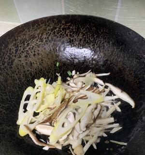 全麦香菇春笋包的做法（健康素食餐点的制作方法）