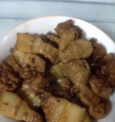 美味油豆腐烧肉的家常做法（用豆腐和猪肉）