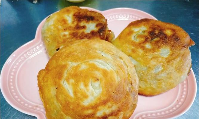 自制香酥萝卜饼，美味又健康（教你制作香味扑鼻的萝卜饼）