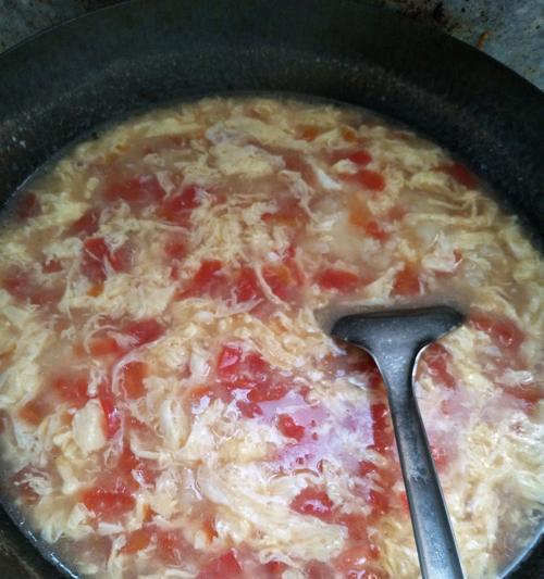 鲜香美味，西红柿鸡蛋汤（以鲜菇为配料的健康美食）