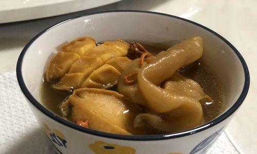 鲜美瘦肉汤，以鲍鱼为主（营养丰富、滋味独特）